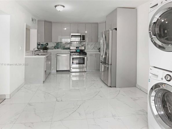 1510 Hayes St, Hollywood FL 33020