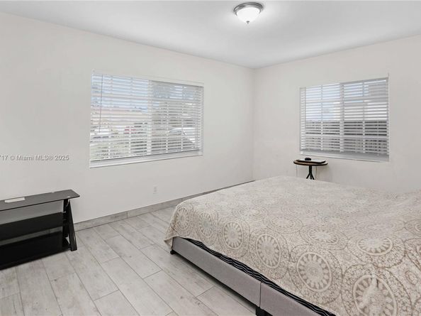 1510 Hayes St, Hollywood FL 33020