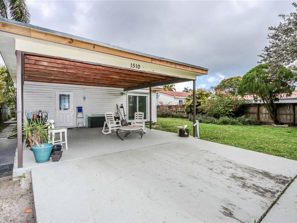 1510 Hayes St, Hollywood FL 33020