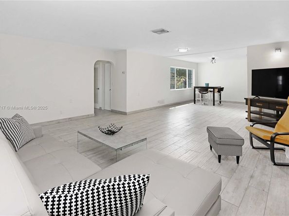 1510 Hayes St, Hollywood FL 33020