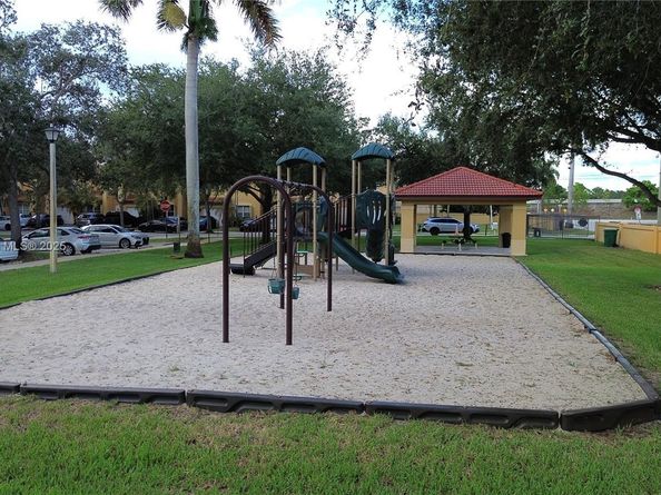 14064 S Forest Oak Cir, Davie FL 33325