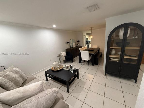 14064 S Forest Oak Cir, Davie FL 33325