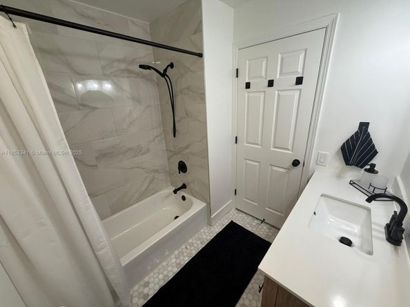 14064 S Forest Oak Cir, Davie FL 33325