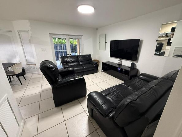 14064 S Forest Oak Cir, Davie FL 33325