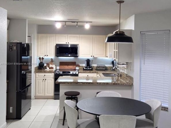 14064 S Forest Oak Cir, Davie FL 33325