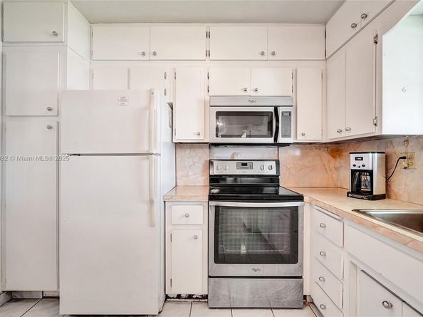 3148 Sheridan Ln, Hollywood FL 33021
