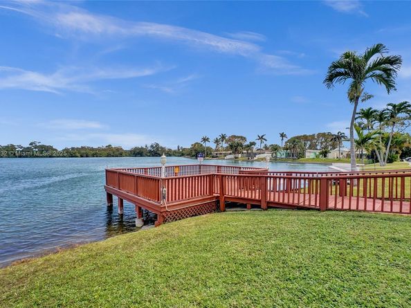 3148 Sheridan Ln, Hollywood FL 33021