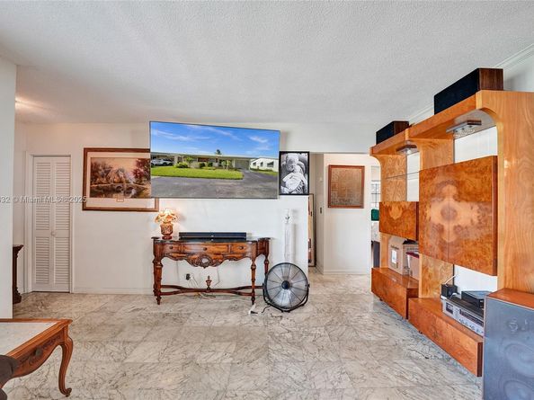 3148 Sheridan Ln, Hollywood FL 33021