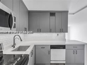6900 Bay Dr 11F, Miami Beach FL 33141