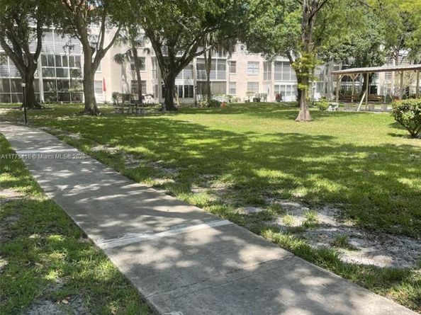 2600 NW 49th Ave 403, Lauderdale Lakes FL 33313