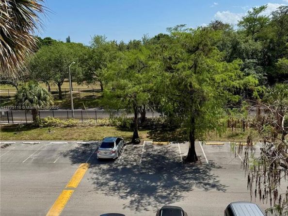 2600 NW 49th Ave 403, Lauderdale Lakes FL 33313