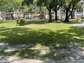 2600 NW 49th Ave 403, Lauderdale Lakes FL 33313