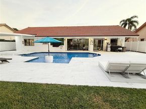 15561 Carriage Ct, Davie FL 33331