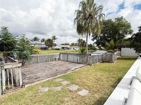 15561 Carriage Ct, Davie FL 33331