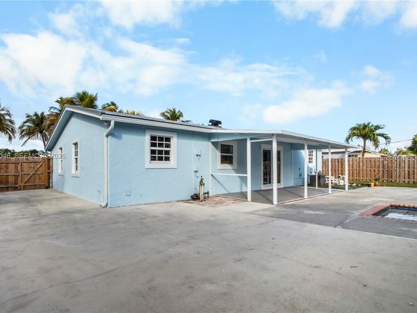 230 NW 39th Ct, Deerfield Beach FL 33064