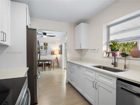 230 NW 39th Ct, Deerfield Beach FL 33064