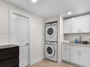 230 NW 39th Ct, Deerfield Beach FL 33064