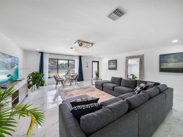 2101 NW 14th Ave, Fort Lauderdale FL 33311