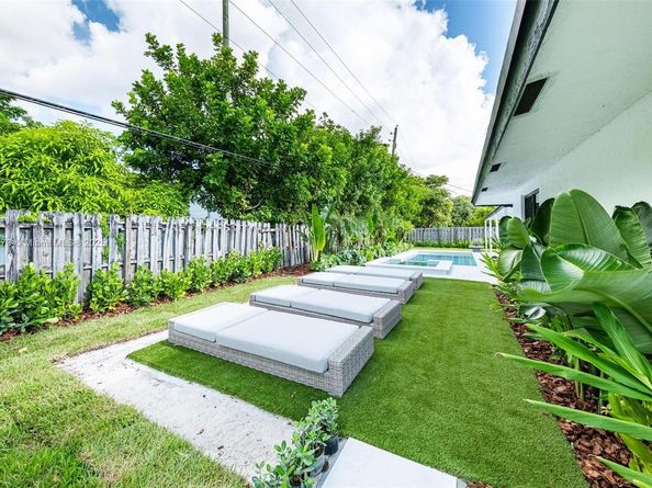 2101 NW 14th Ave, Fort Lauderdale FL 33311