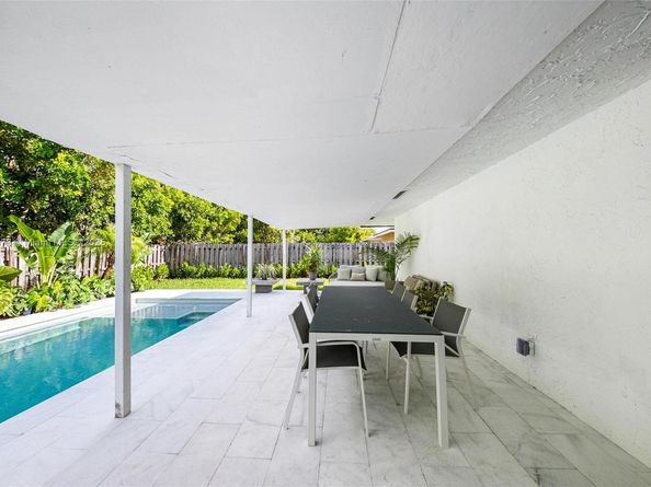2101 NW 14th Ave, Fort Lauderdale FL 33311