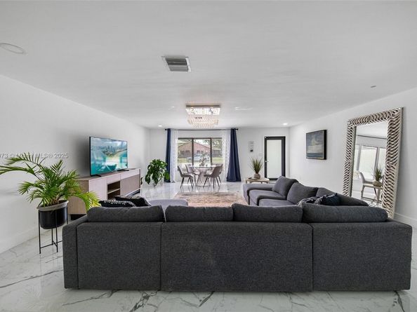 2101 NW 14th Ave, Fort Lauderdale FL 33311