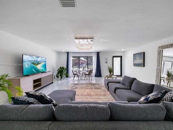 2101 NW 14th Ave, Fort Lauderdale FL 33311