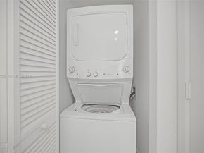 121 NE 34th St 1705, Miami FL 33137