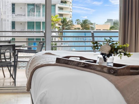 1437 Collins Ave 327, Miami Beach FL 33139