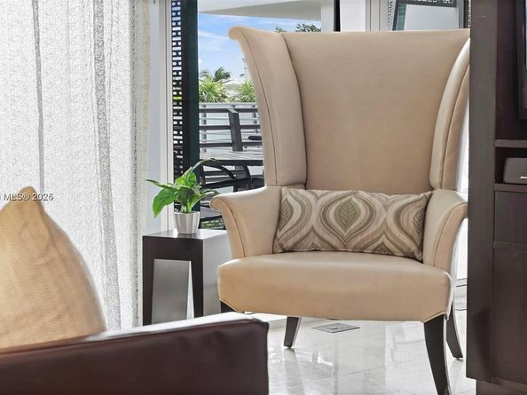 1437 Collins Ave 327, Miami Beach FL 33139