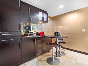 1437 Collins Ave 327, Miami Beach FL 33139