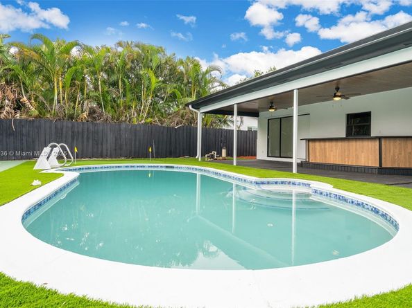 5230 Tyler St, Hollywood FL 33021