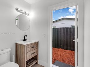 5230 Tyler St, Hollywood FL 33021