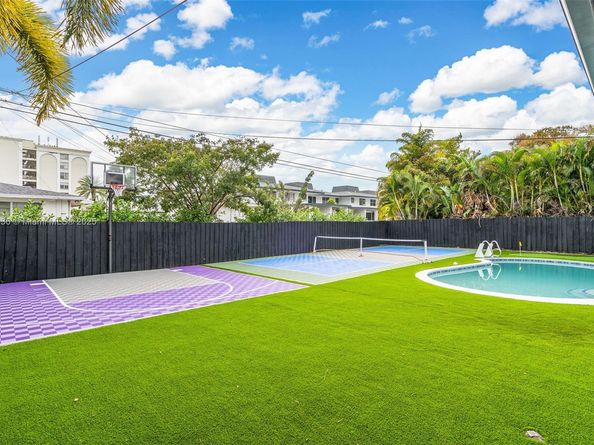 5230 Tyler St, Hollywood FL 33021