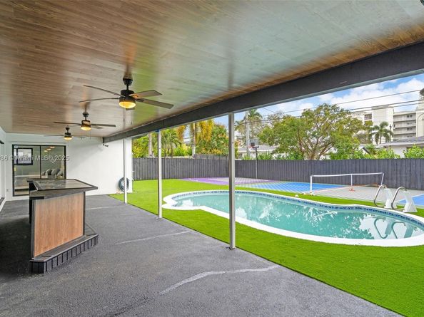 5230 Tyler St, Hollywood FL 33021