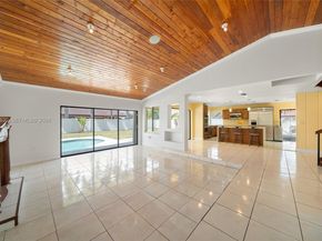 4231 NW 73rd Ave, Lauderhill FL 33319