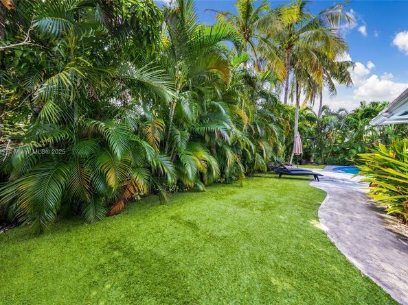 2132 NE 63rd Ct, Fort Lauderdale FL 33308