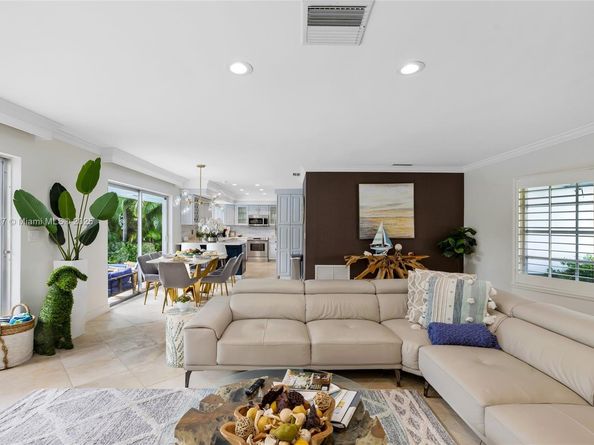 2132 NE 63rd Ct, Fort Lauderdale FL 33308