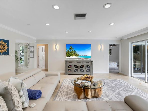 2132 NE 63rd Ct, Fort Lauderdale FL 33308