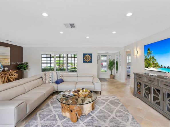 2132 NE 63rd Ct, Fort Lauderdale FL 33308