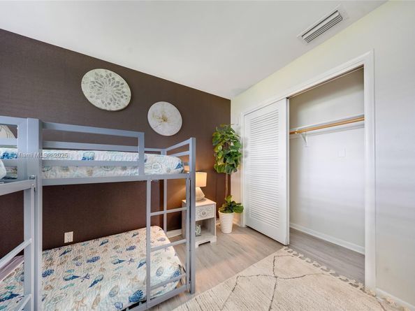 2132 NE 63rd Ct, Fort Lauderdale FL 33308