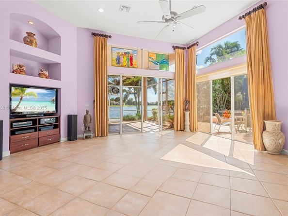 8100 Muirhead Cir, Boynton Beach FL 33472