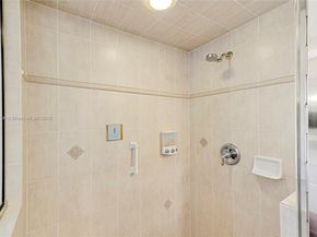 8100 Muirhead Cir, Boynton Beach FL 33472