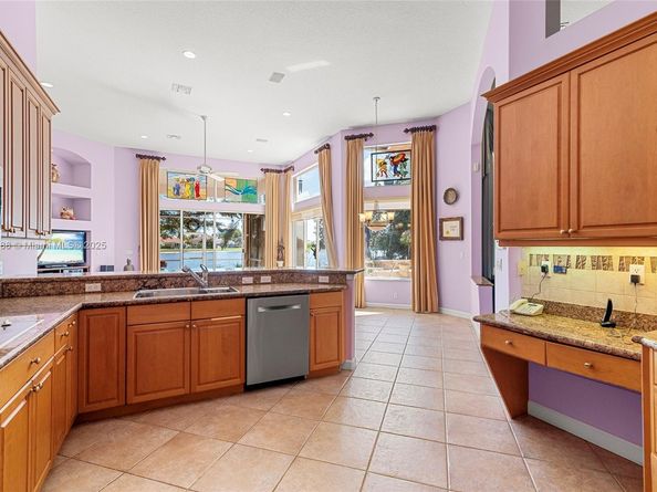 8100 Muirhead Cir, Boynton Beach FL 33472