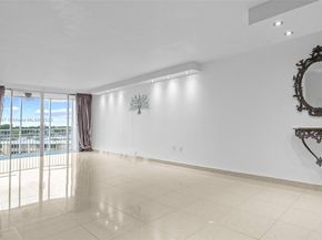 1750 NE 191st St 7001, Miami FL 33179