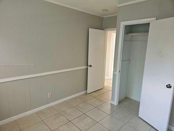 811 Evergreen Dr, Lake Park FL 33403