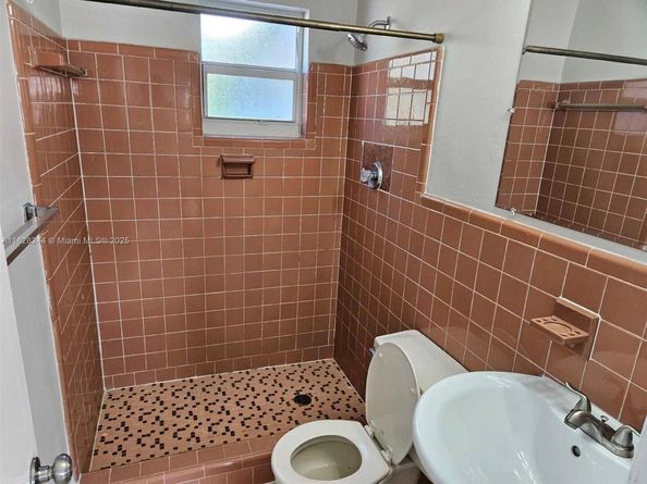 811 Evergreen Dr, Lake Park FL 33403
