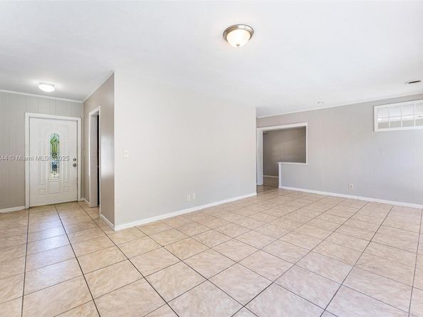811 Evergreen Dr, Lake Park FL 33403