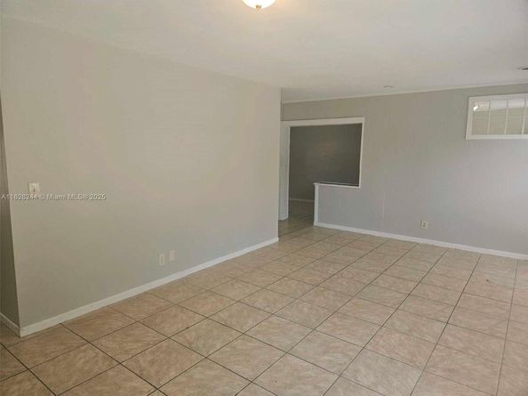 811 Evergreen Dr, Lake Park FL 33403