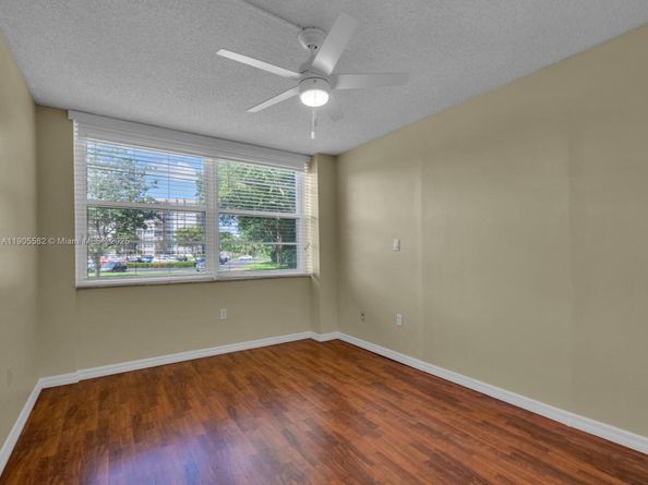 1000 Saint Charles Pl L4, Pembroke Pines FL 33026