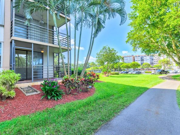 1000 Saint Charles Pl L4, Pembroke Pines FL 33026